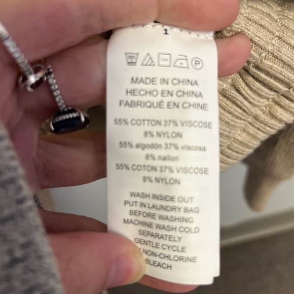 🚨CLEARANCE 0124-116 Natural Cropped Michael Kors Sweater - Picture 3 of 4